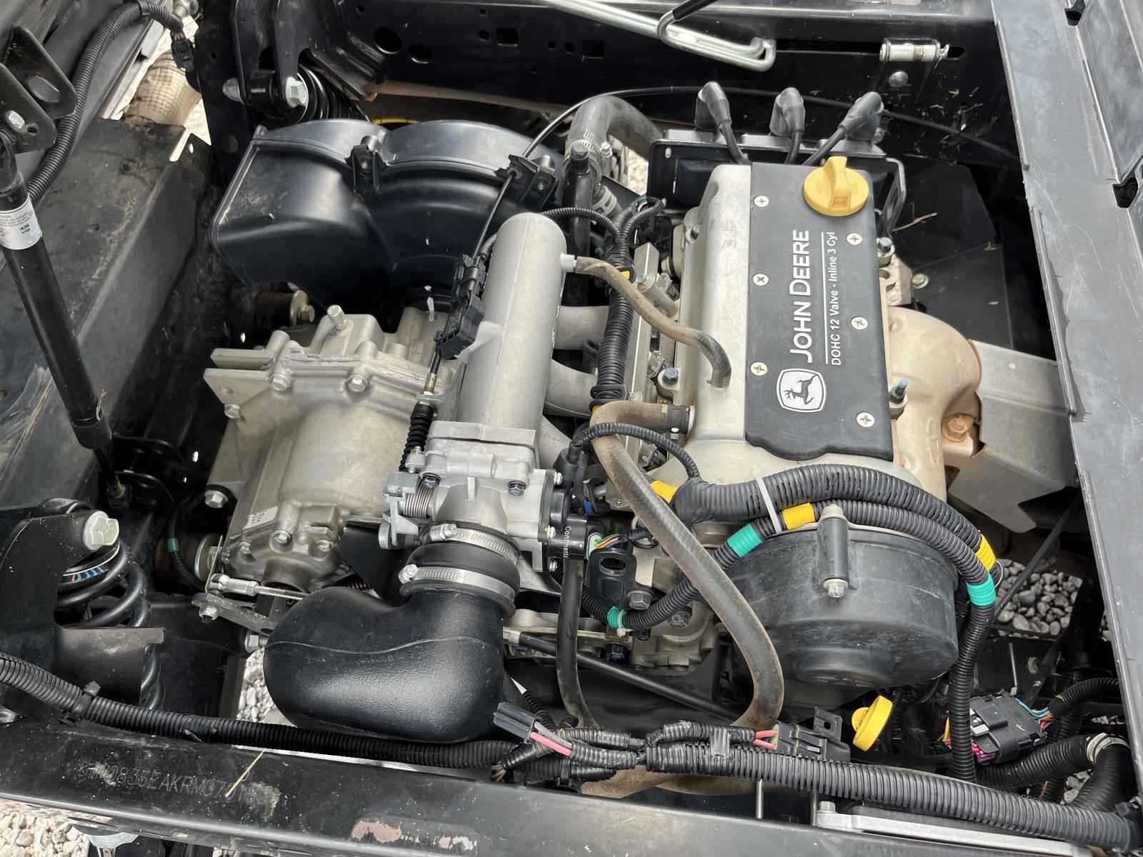 ./imagenes/INVOICE/2019/18253/JOHN DEERE XUV835E (2).JPG